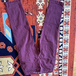Izod saltwater stretch burgundy chinos
